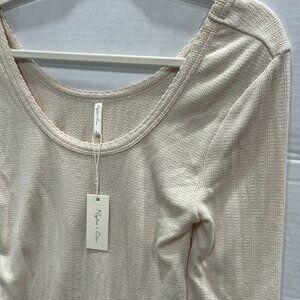 Women - S & L - NWT Rylee + Cru Scallop Tee in Natural
